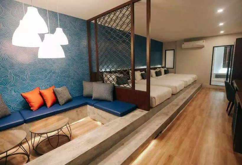 Perhehuone, Maldives Beach Resort
