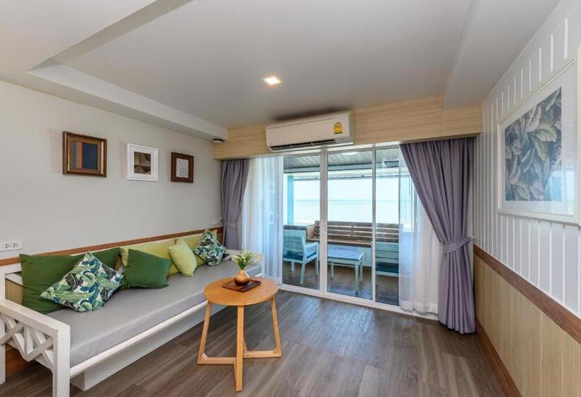 غرفة سوبيريور مطلّة علي البحر مزودة بشُرفة, Maldives Beach Resort