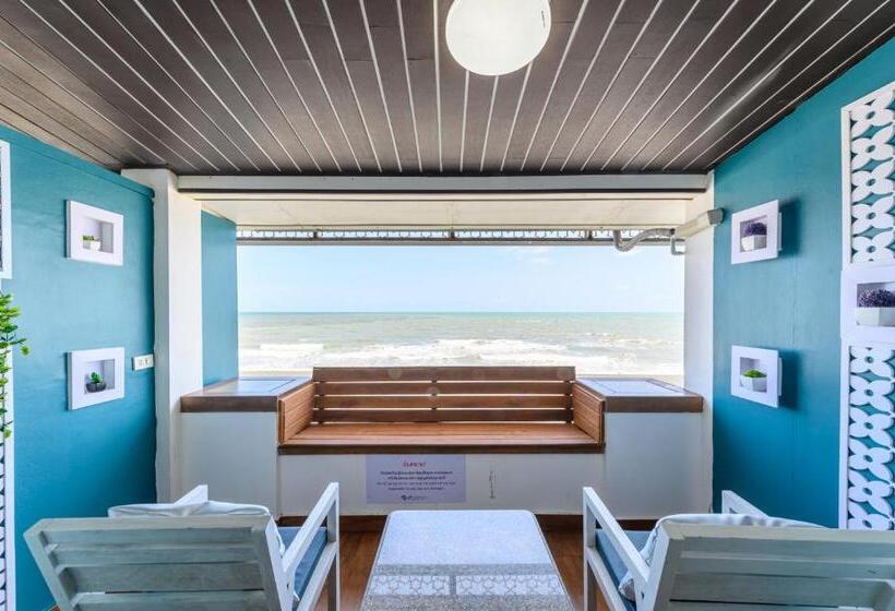 غرفة سوبيريور مطلّة علي البحر مزودة بشُرفة, Maldives Beach Resort