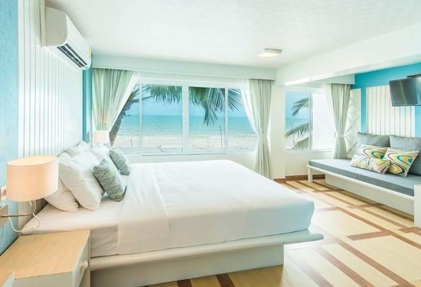 غرفة سوبيريور مطلّة علي البحر مزودة بشُرفة, Maldives Beach Resort