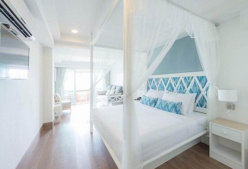 غرفة سوبيريور مطلّة علي البحر مزودة بشُرفة, Maldives Beach Resort