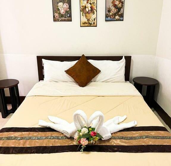 标准间, Rueangrat