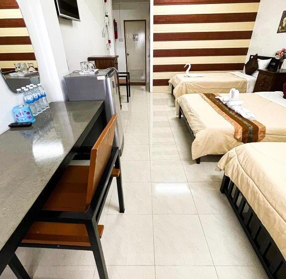 家庭间, Rueangrat