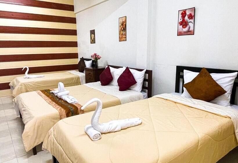 家庭间, Rueangrat