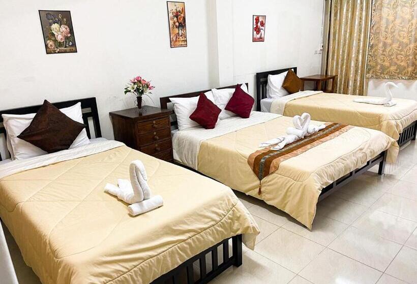 家庭间, Rueangrat