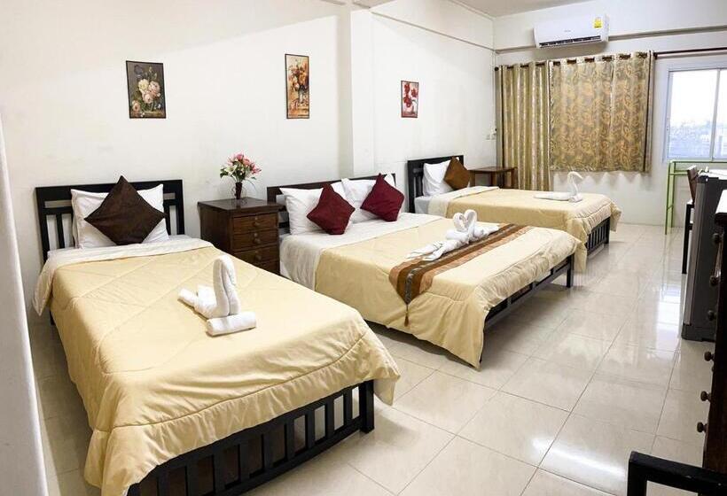 家庭间, Rueangrat