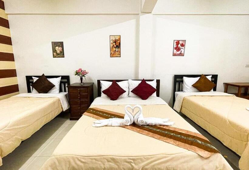 家庭间, Rueangrat