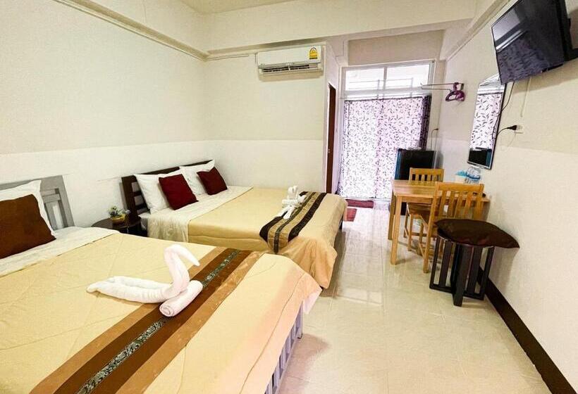 三人经典房间, Rueangrat