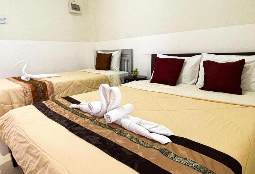 三人经典房间, Rueangrat