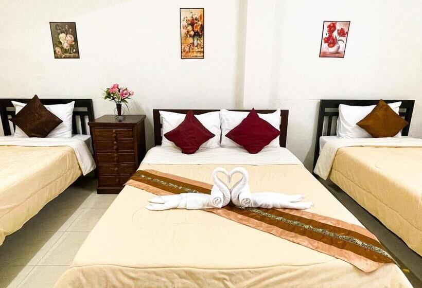 家庭间, Rueangrat