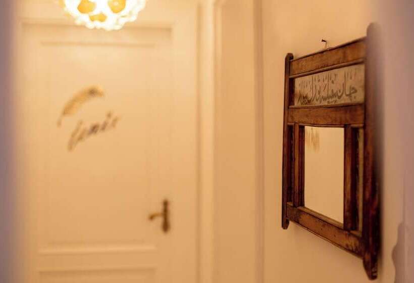 جناح, Sabrinas Haus   Adults Only