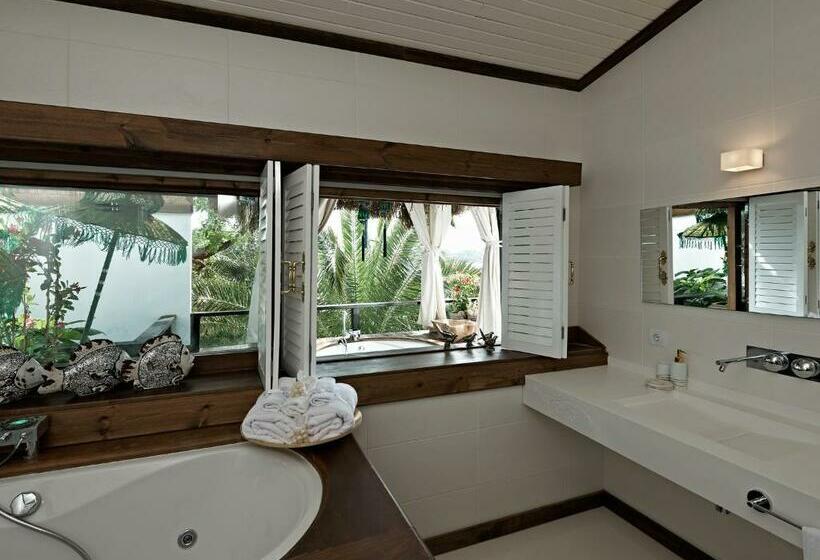 جناح, Sabrinas Haus   Adults Only