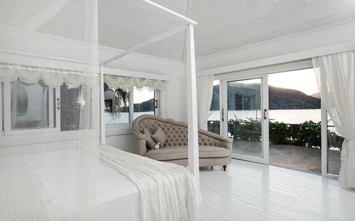 جناح, Sabrinas Haus   Adults Only