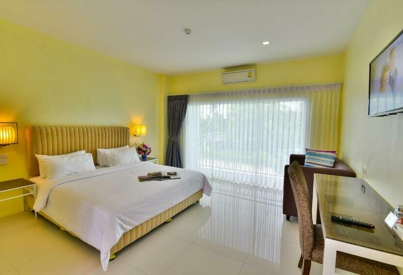 带泳池观景的豪华房, Southgate Residence Hotel   Sha Certified