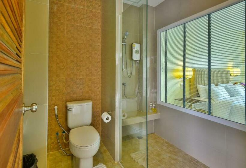 Номер Deluxe Вид на Бассейн, Southgate Residence Hotel   Sha Certified