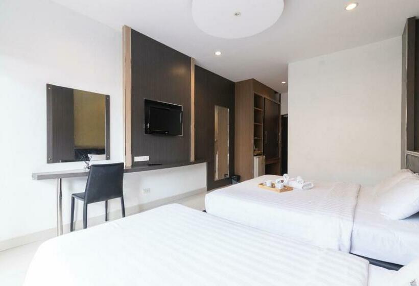 Standard Plus -huone, Tribe Pattaya Sha Certificated