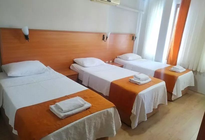 Standard Kolmen Hengen Huone, Yalcin