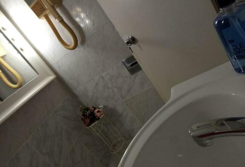 침실 2개 아파트, Zimmer Dora