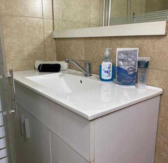 침실 1개 아파트, Zimmer Dora