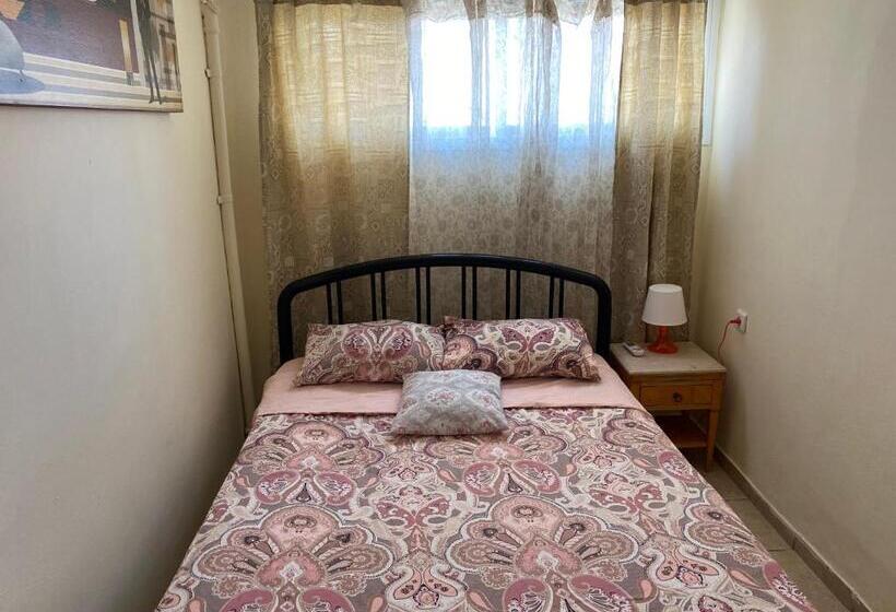 1-Schlafzimmer-Haus, Zimmer Dora