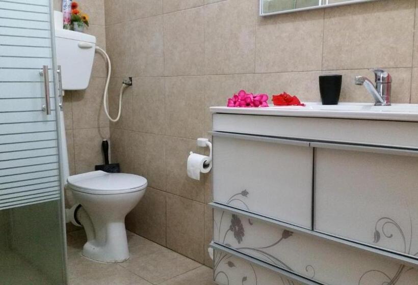 침실 1개 주택, Zimmer Dora