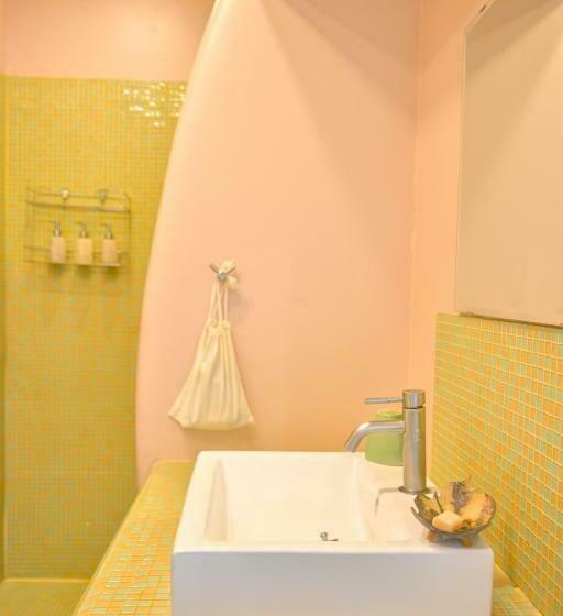 테라스 디럭스 룸, Le Divine Comedie Beach Resort