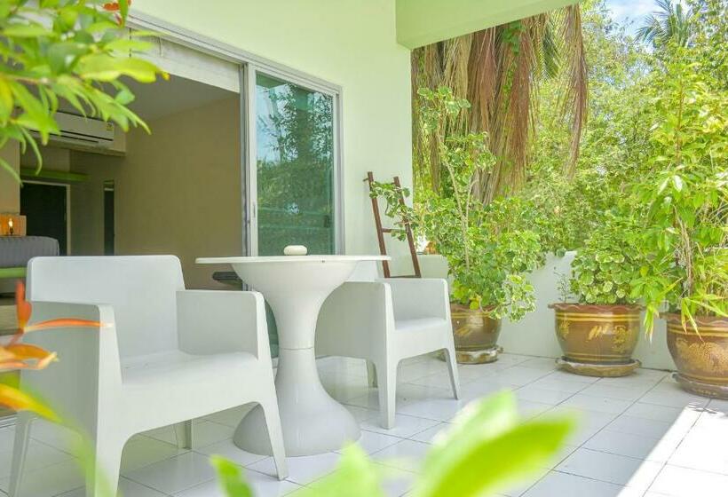 테라스 디럭스 룸, Le Divine Comedie Beach Resort