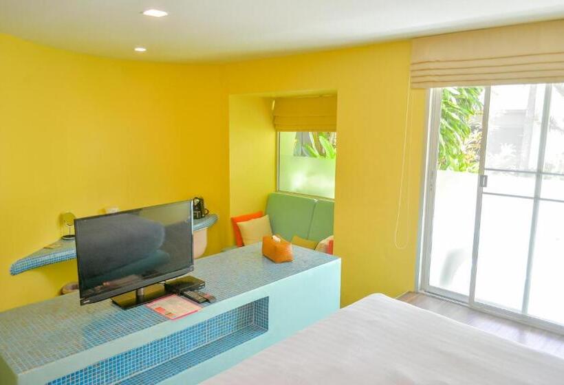 스탠다드 방갈로, Le Divine Comedie Beach Resort