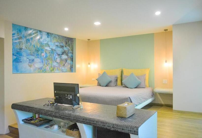 스탠다드 방갈로, Le Divine Comedie Beach Resort