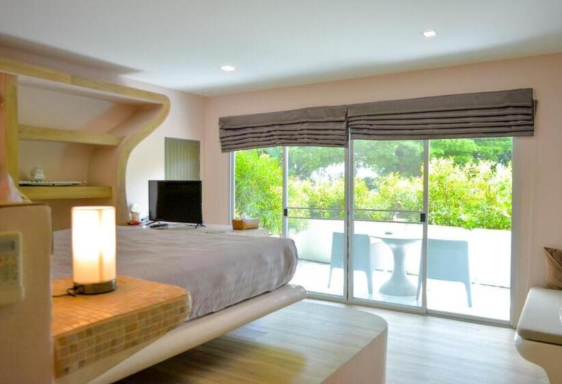 테라스 디럭스 룸, Le Divine Comedie Beach Resort