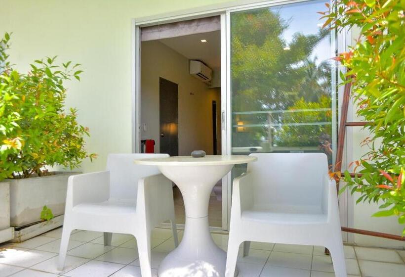 스탠다드 발코니 룸, Le Divine Comedie Beach Resort