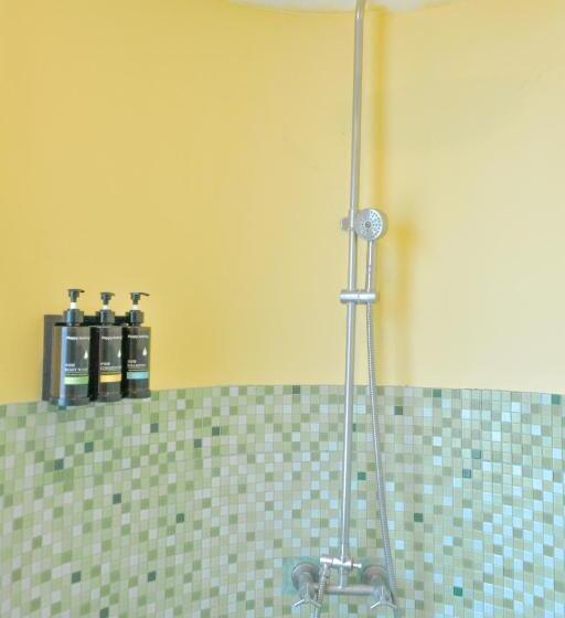 스탠다드 방갈로, Le Divine Comedie Beach Resort