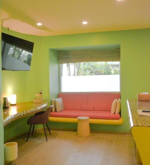 스탠다드 방갈로, Le Divine Comedie Beach Resort