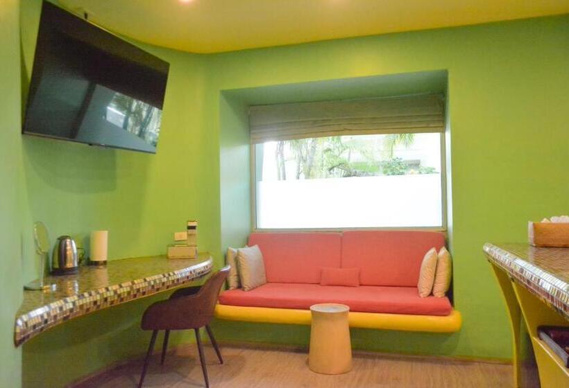 스탠다드 방갈로, Le Divine Comedie Beach Resort