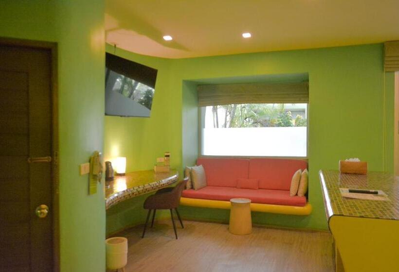 스탠다드 방갈로, Le Divine Comedie Beach Resort