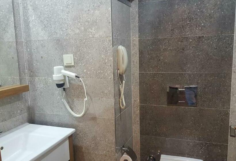 غرفة عائلية, Kabacam Aydin