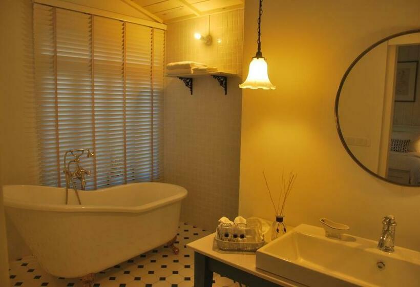 Quarto Deluxe Cama King, Pomelo Amphawa The Local Residence