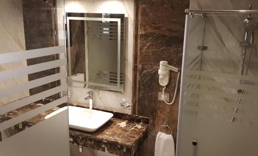 3 Bedroom Premium Apartment, Royal Maadi