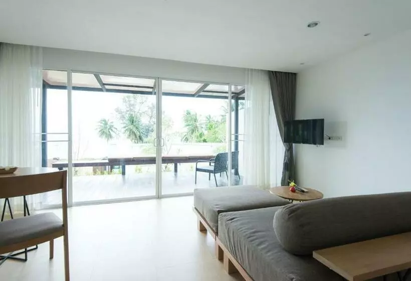 プールビュースイート, Seanery Beach Resort