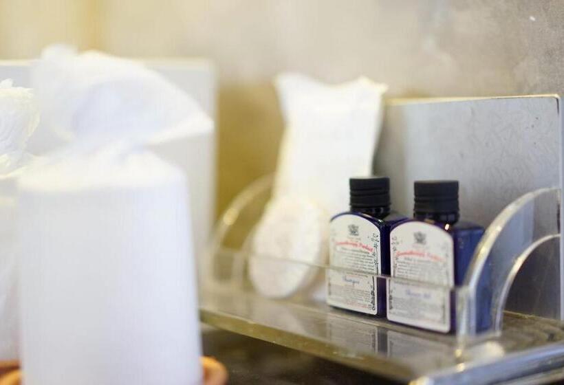 חדר סטנדרט עם מיטת קינג, Seashell Village Resort