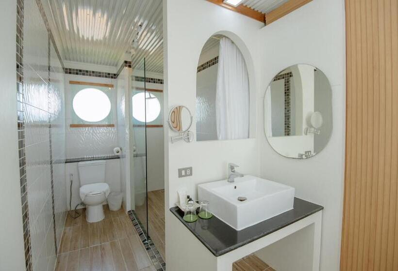 חדר סטנדרט עם מיטת קינג, Seashell Village Resort