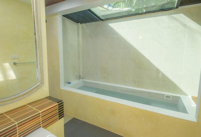 اتاق استاندارد با وان آب گرم, Seashell Village Resort