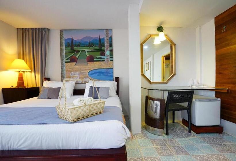 חדר סטנדרט לארבעה נוף לים, Seashell Village Resort