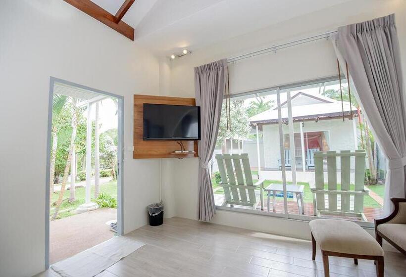 חדר סטנדרט עם מיטת קינג, Seashell Village Resort