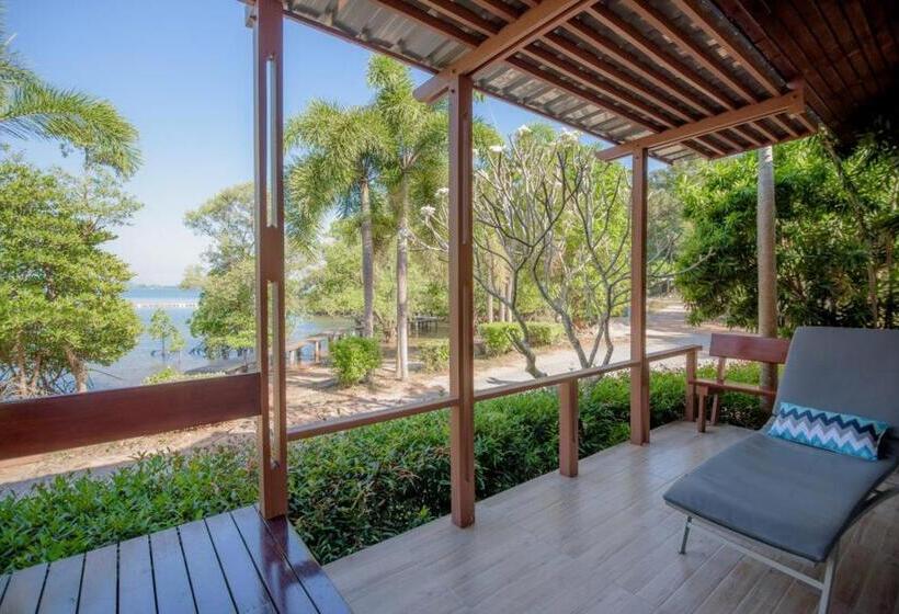 اتاق لوکس با چشم‌انداز دریا, Seashell Village Resort