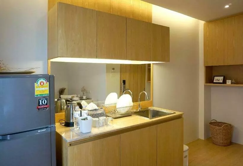 デラックスルーム, Benri Sriracha Residence