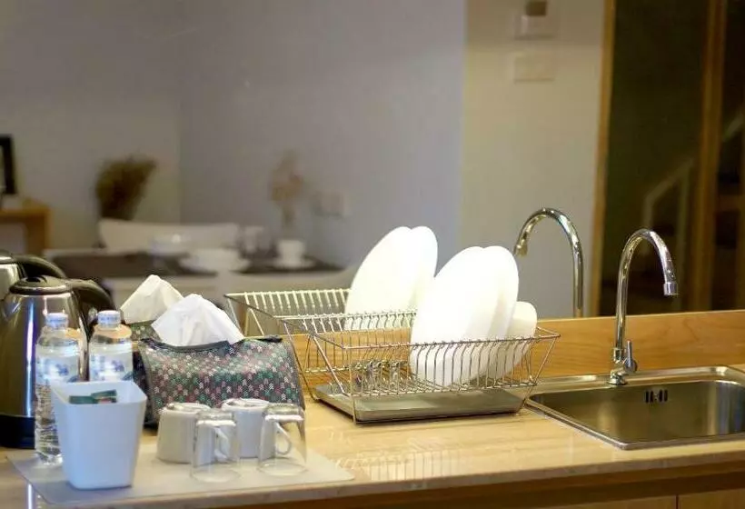 デラックスルーム, Benri Sriracha Residence