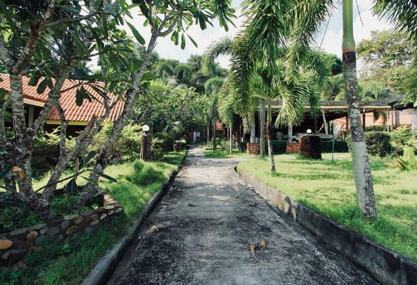 Deluxe-bungalow, Adang Island Resort