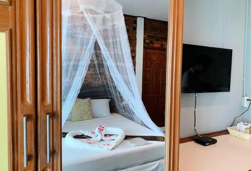 Villa 1 Makuuhuone Merinäkymä, Adang Island Resort