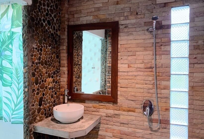 Villa 1 Makuuhuone Merinäkymä, Adang Island Resort